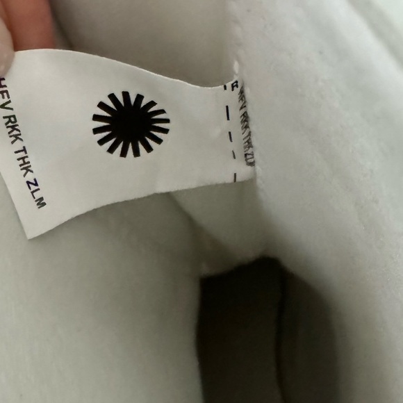 UGG Lug Platform Lace-Up Combat Boot Women’s size 9.5 - Picture 8 of 11